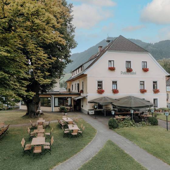 Puttererssehof, Außenansicht im Sommer  (Foto: Puttererseehof, Sibel Zechmann)